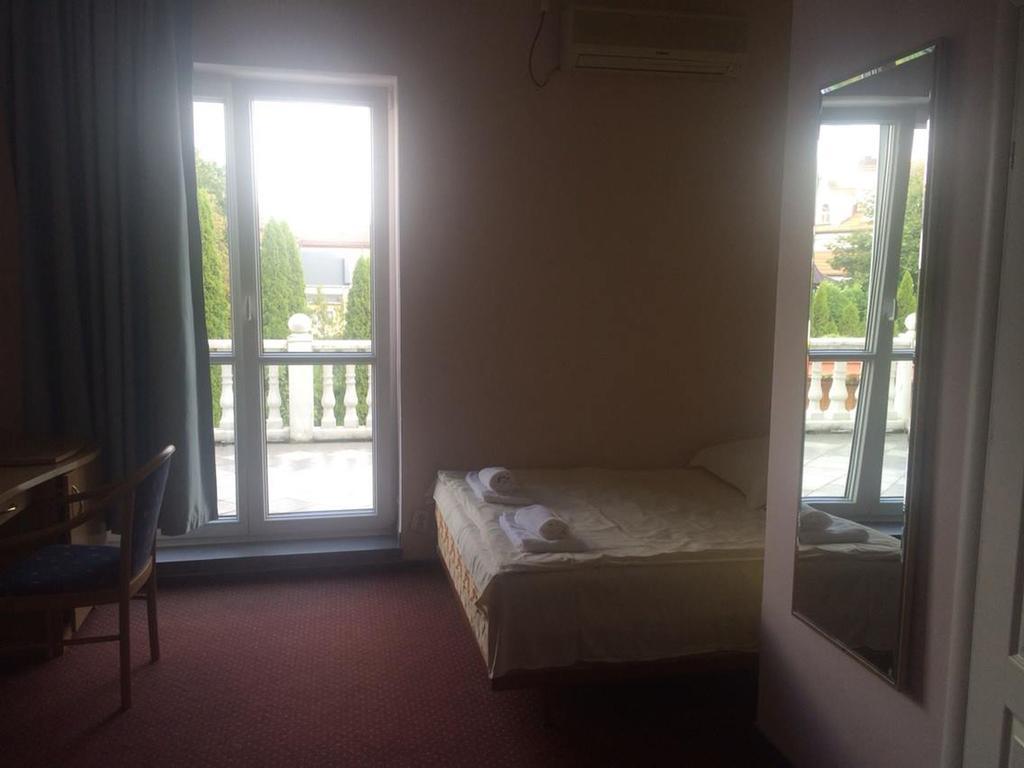 Rezydencja Parkowa Otel Varşova Oda fotoğraf