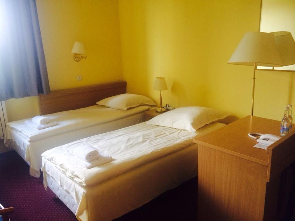 Rezydencja Parkowa Otel Varşova Oda fotoğraf