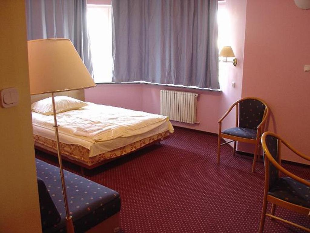 Rezydencja Parkowa Otel Varşova Oda fotoğraf