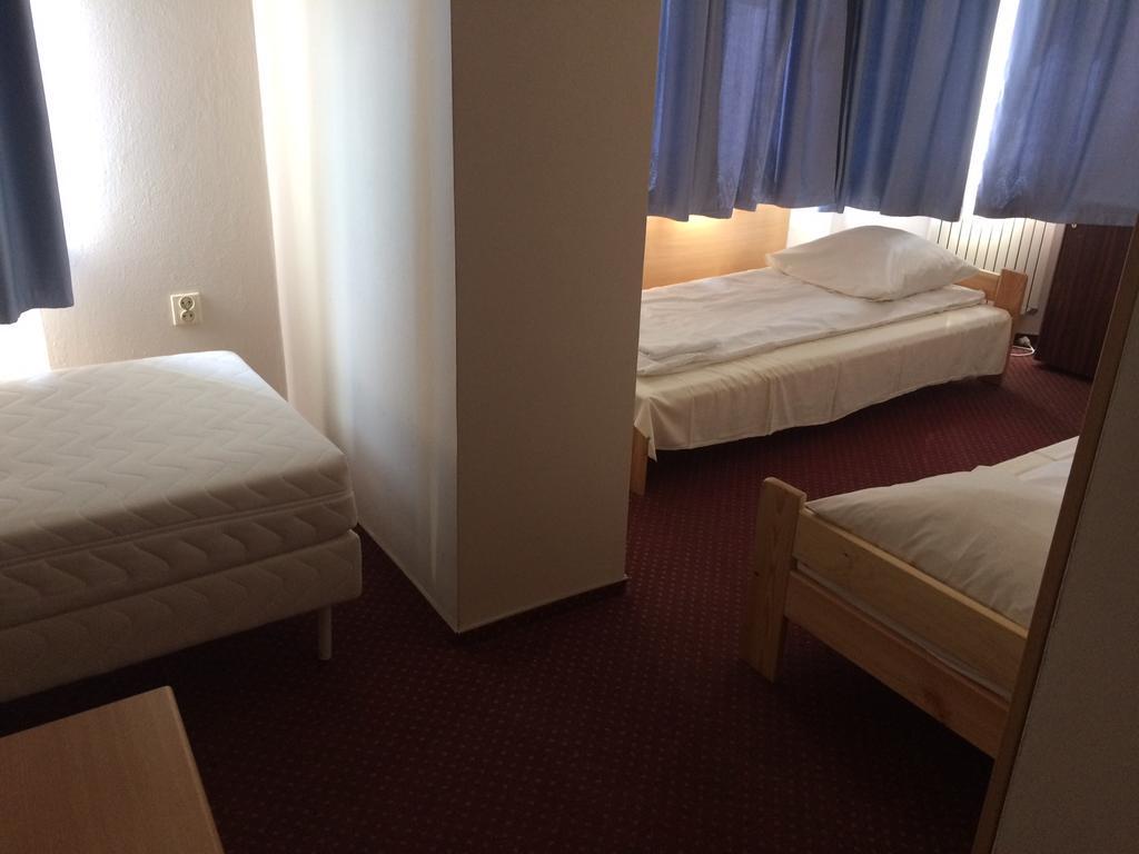 Rezydencja Parkowa Otel Varşova Dış mekan fotoğraf